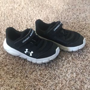 Black GUC Under Armour baby/toddler size 7 shoes